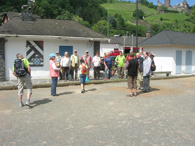2009-05-Ausflug-Bacharach 031.jpg - Nach ein paar Schritten stehen wir vor dem Vereinsheim des PC Bacharach